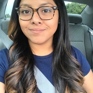 Meet your Posher, Alexis